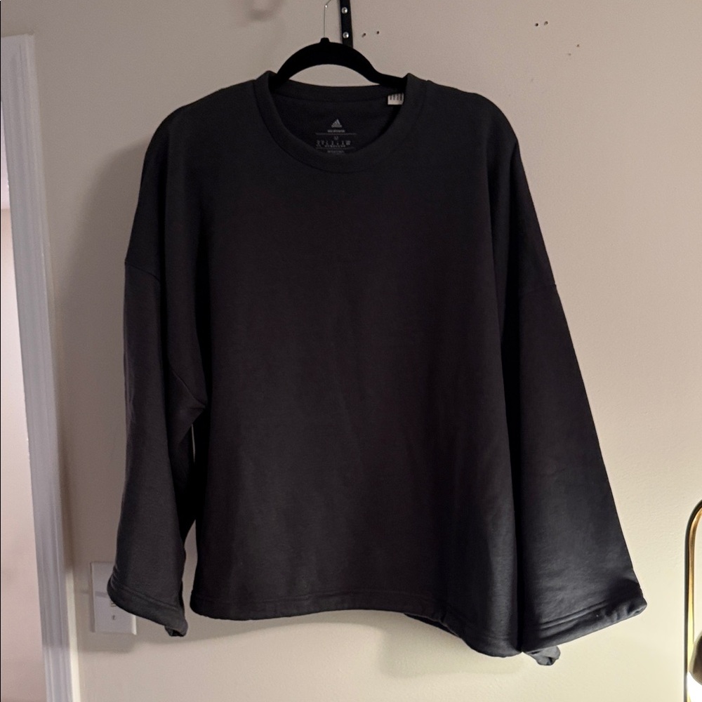 Adidas Women’s Bell Sleeve Crewneck Sweatshirt Size Medium NWOT